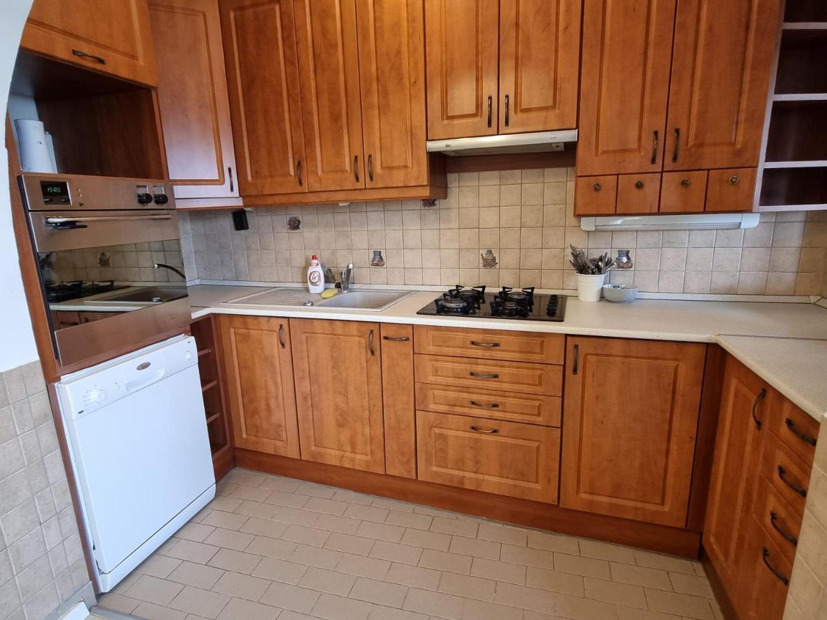 Ferienwohnung Apartmanhaz 2-6 Fonek Pécs Exterior foto